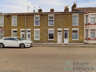 2 bedroom terraced house for rent in Richmond Street, Sheerness, ME12