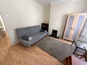 2 bedroom terraced house for rent in Tavistock Road, London E15 4EP, E15
