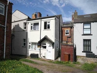 2 bedroom terraced house for sale in Grayshon Street, Drighlington, BD11