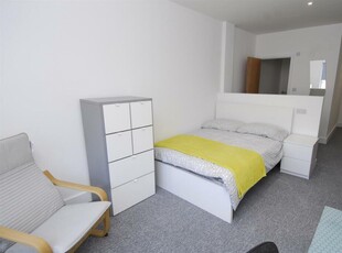 3 bedroom apartment for rent in 2A Old Town Street, Plymouth, PL1
