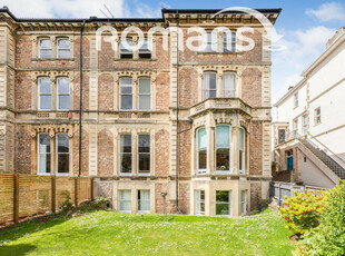3 bedroom apartment for rent in Apsley Road, BS8