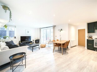 3 bedroom apartment for rent in Gloucester Court, Rowcross Street, London, SE1