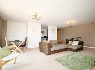 3 bedroom apartment for rent in Victoria Wharf, Cardiff Bay, CF11