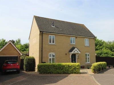 3 bedroom detached house for sale in Beale Close, Bury St. Edmunds, IP32