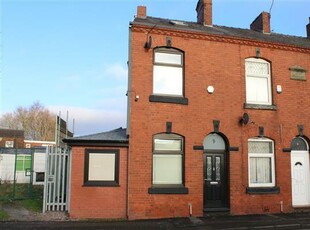 3 bedroom end of terrace house for rent in Ashton Road West, Manchester, M35