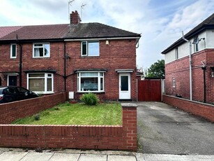 3 bedroom end of terrace house for rent in Dodsworth Avenue, York, North Yorkshire, YO31