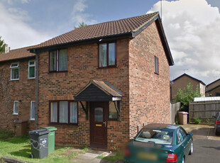 3 bedroom end of terrace house for rent in Rodeheath, Luton, Bedfordshire, LU4