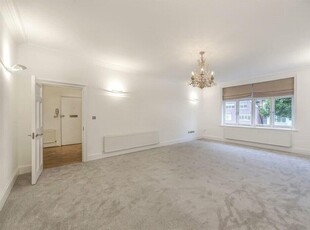 3 bedroom flat for rent in Bracknell Gardens,
Hampstead, NW3