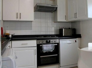 3 bedroom flat for rent in Dombey House, London, SE1