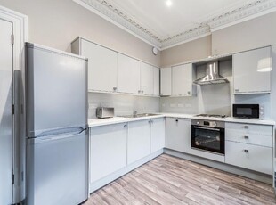 3 bedroom flat for rent in Panmure Place, Tollcross, Edinburgh, EH3