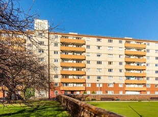 3 bedroom flat for rent in Westfield Court, Gorgie, Edinburgh, EH11
