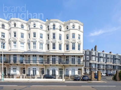 3 bedroom flat for sale in Marine Parade, Brighton, East Sussex, BN2