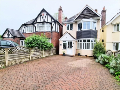 3 bedroom detached house for sale in Chester Road, Sutton Coldfield, B73