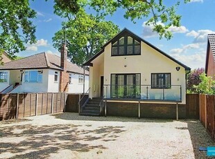 3 Bedroom House Purley On Thames Berkshire