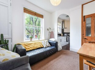 3 bedroom house share for rent in Effra Mansions, Brixton, SW2