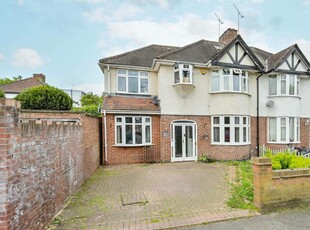 3 bedroom semi-detached house for rent in Avalon Road, Ealing, London, W13