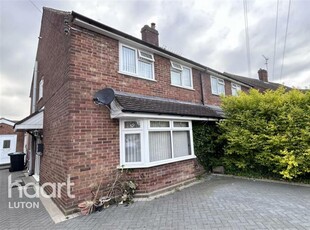 3 bedroom semi-detached house for rent in Brooklands Close, Luton, LU4