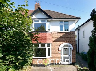 3 bedroom semi-detached house for rent in Dumbreck Road, Eltham, SE9