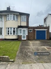 3 bedroom semi-detached house for rent in Gallants Farm Road, East Barnet, Barnet, EN4