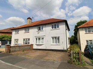 3 bedroom semi-detached house for sale in Chesterfield Road, Basingstoke, Hampshire, RG21