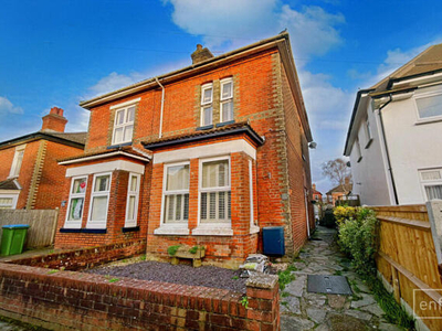 3 Bedroom Semi-detached House For Sale In Southampton
