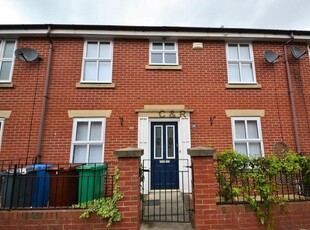 3 bedroom terraced house for rent in Blanchard St, Hulme, Manchester. M15 5PN, M15