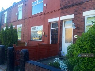 3 bedroom terraced house for rent in Hardy Street, Greater Manchester, M30