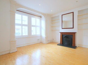 3 bedroom terraced house for rent in Roskell Road, London, SW15