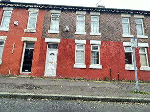 3 bedroom terraced house for rent in West Grove, Manchester, M13