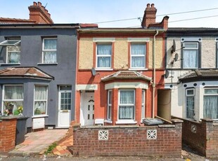 3 Bedroom Terraced House For Sale In Luton, Bedfordshire
