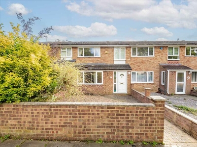 3 bedroom terraced house for sale in Roxburgh Way, Bletchley, Milton Keynes, MK3