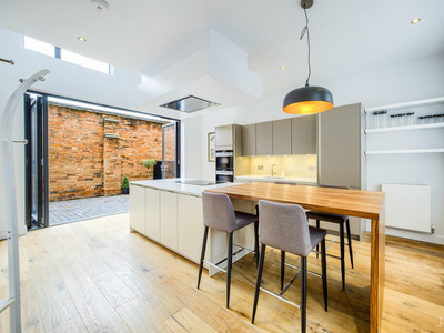 3 bedroom town house for sale in St. Pauls Court, 23a St. Pauls Square, Jewellery Quarter, B3