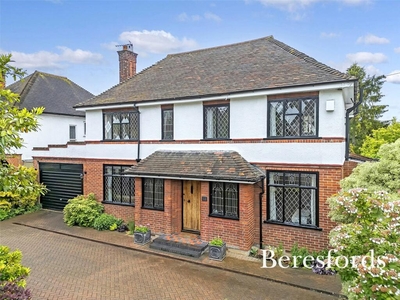 4 bedroom detached house for sale in London Road, Brentwood, CM14