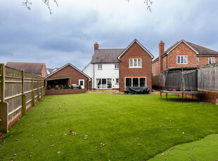 4 Bedroom Detached House For Sale In Maidstone