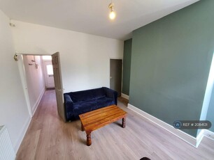 4 bedroom end of terrace house for rent in Brailsford Road, Manchester, M14