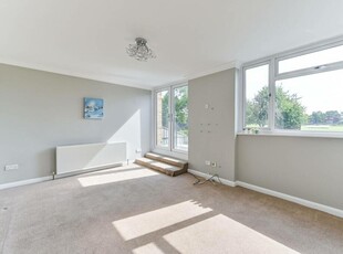 4 bedroom end of terrace house for rent in Homefield Road, Bromley, BR1