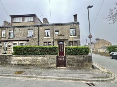 4 bedroom end of terrace house for sale in Woburn Terrace, Clayton, Bradford, BD14