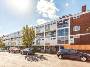 4 bedroom flat for rent in Caithness House, Twyford Street, Bansbury Estate, Kings Cross, N1