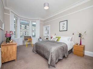 4 bedroom flat for rent in West Preston Street, Edinburgh, EH8
