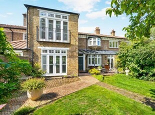 4 Bedroom House Surrey Surrey