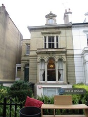 4 bedroom maisonette for rent in Redland, Bristol, BS6