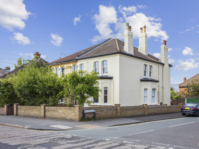 4 bedroom property for sale in Chessington Road, Epsom, KT19