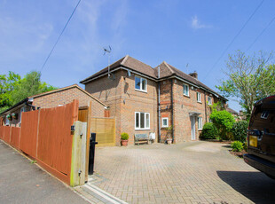 4 bedroom semi-detached house for rent in Family home over three floors close to Hawkhurst Moor, TN18