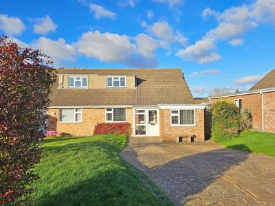 4 bedroom semi-detached house for sale in Bearsted, Maidstone, ME14