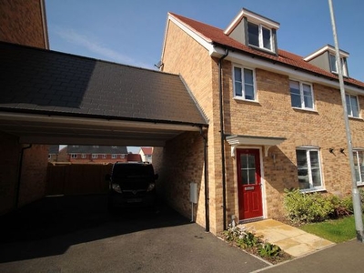 4 bedroom semi-detached house to rent Witham, CM8 1GT