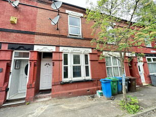 4 bedroom terraced house for rent in Hannah Street, Manchester, M12