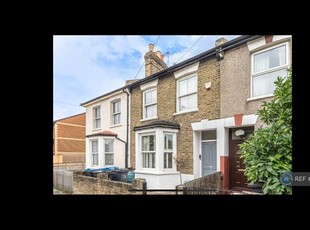 4 bedroom terraced house for rent in Pelham Rd, London, SW19