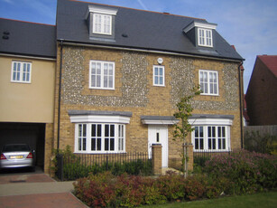 5 bedroom detached house for rent in Hidcote Drive, Westcroft, Milton keynes, Buckinghamshire, MK4