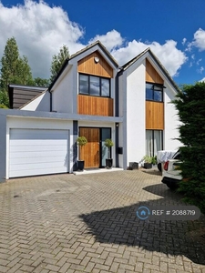 5 bedroom detached house for rent in Robyns Way, Sevenoaks, TN13