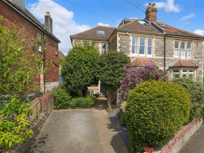 5 bedroom semi-detached house for sale in Morley Square, Bristol, BS7